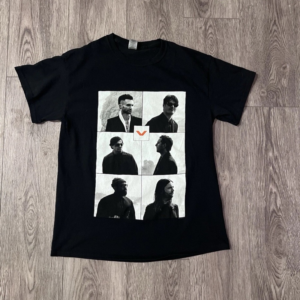 Maroon 5 2021 Concert Tour Black Short Sleeve Tee with Graphic Design